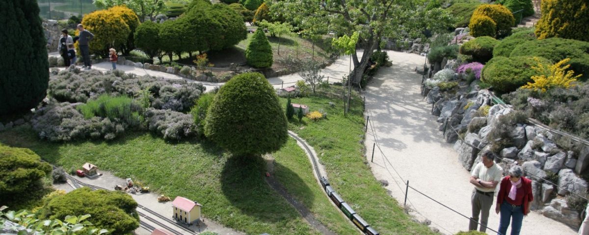 the Ardèche train is a miniature park